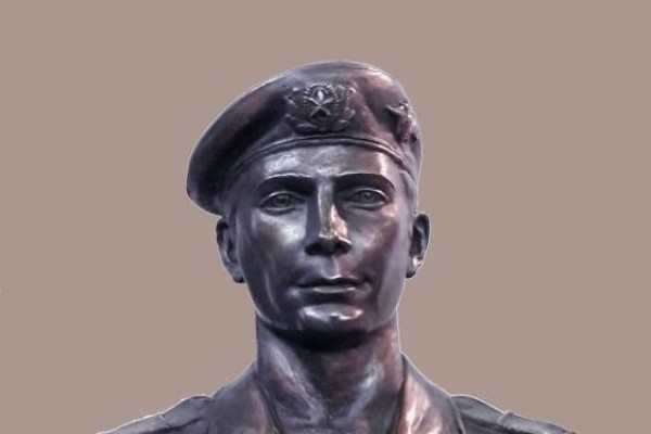 Памятный бюст (скульптура) подполковнику Евтюхину М.Н.